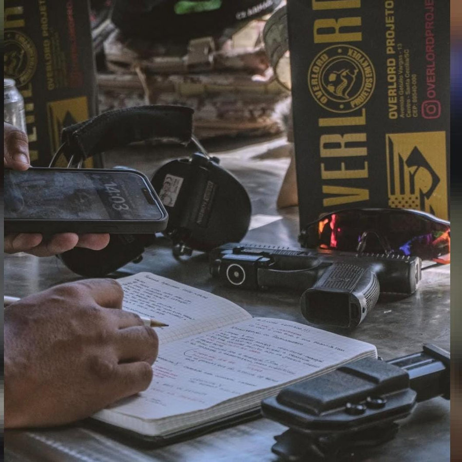 Coldres e porta carregadores em Kydex